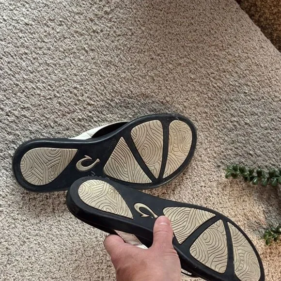 OluKai Black and Cream Women's Sandals - Picture 6 of 8